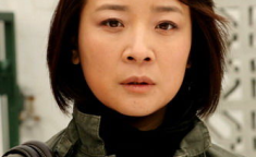 陈小艺图片,川剧世家出身的实力派女演员，演艺生涯与家庭生活并重
